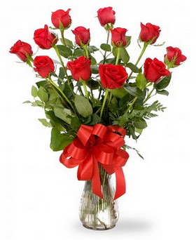  Antalya Asya çiçek , çiçekçi , çiçekçilik  12 adet kırmızı güllerden vazo tanzimi