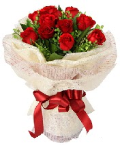 12 adet kırmızı gül buketi  Antalya Asya anneler günü çiçek yolla 