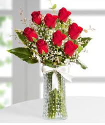 7 Adet vazoda kırmızı gül sevgiliye özel  Antalya Asya çiçek siparişi sitesi 