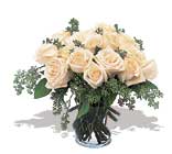 11 adet beyaz gül vazoda  Antalya Asya Melisa İnternetten çiçek siparişi 