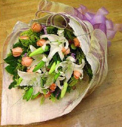  Antalya Asya internetten çiçek satışı  11 ADET GÜL VE 1 ADET KAZABLANKA