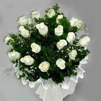  Antalya Asya hediye çiçek yolla  11 adet beyaz gül buketi ve bembeyaz amnbalaj