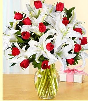  Antalya Asya çiçek siparişi sitesi  3 kazablanka 10 kırmızı gül vazosu