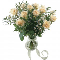 Vazoda 8 adet beyaz gül  Antalya Asya 14 şubat sevgililer günü çiçek 
