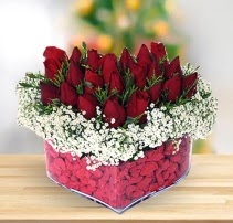 15 kırmızı gülden kalp mika çiçeği  Antalya Asya çiçek satışı 