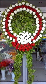 Cenaze çelenk çiçeği modeli  Antalya Asya anneler günü çiçek yolla 